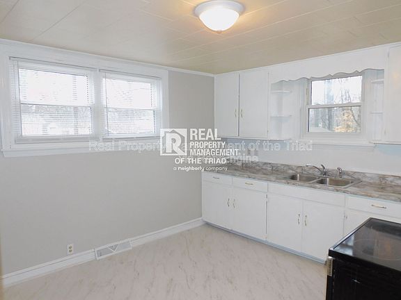 4th image of 3405 Derby Pl
