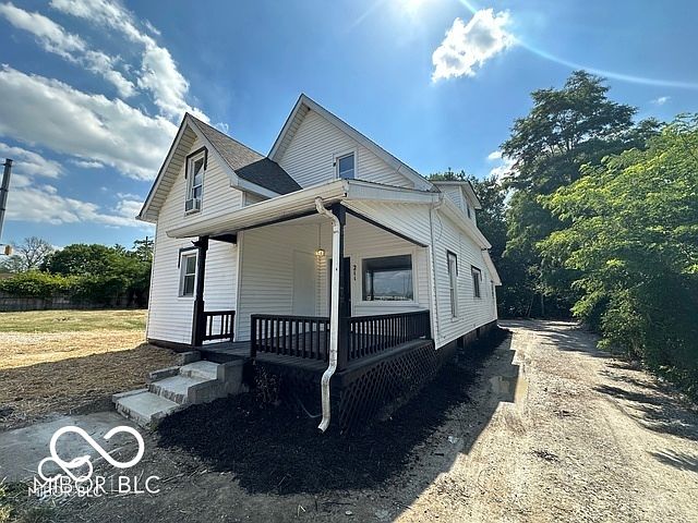 1st image of 211 Woodlawn Pl