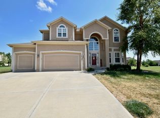 14150 Belrive Cir, Basehor, KS 66007