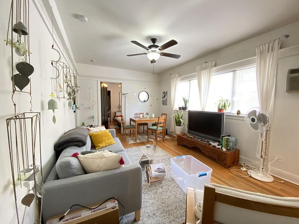 1st image of 931-35 W Cornelia Ave #B