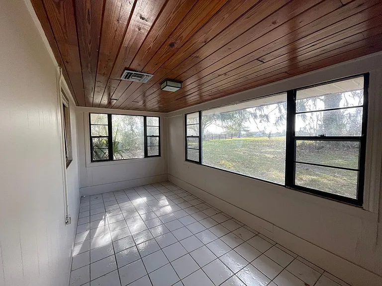 9320 NW Highway 225A — Photo 15