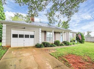 1039 Brenham Ln, Matthews, NC 28105