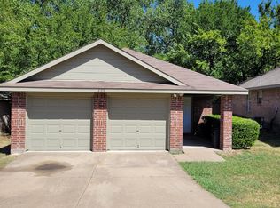 208 Alpine Dr, Desoto, TX 75115