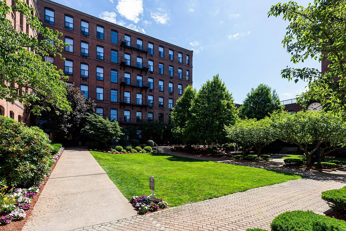 Building Photo - Stockbridge Court