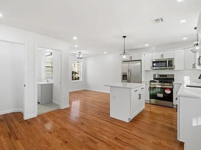 24 Saint James St #1 — Photo 2