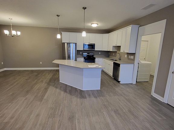 2nd image of 1103 Landis Ln