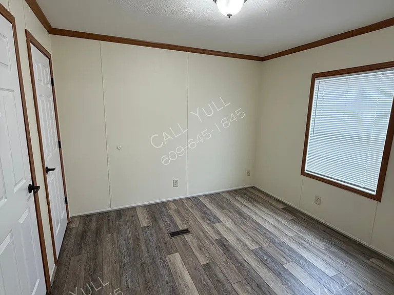 506 Franks Dr — Photo 9