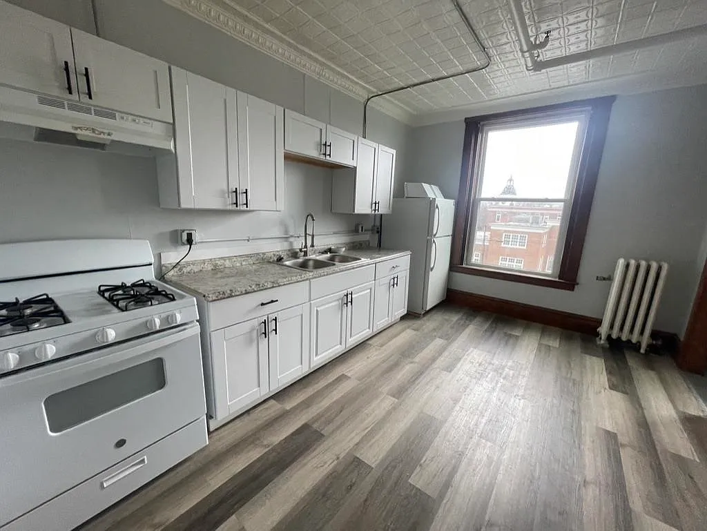 1 bed, 1.0 bath, 900 sqft, $1,500 — Photo 2