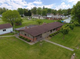 822 N Wood St, Staunton, IL 62088