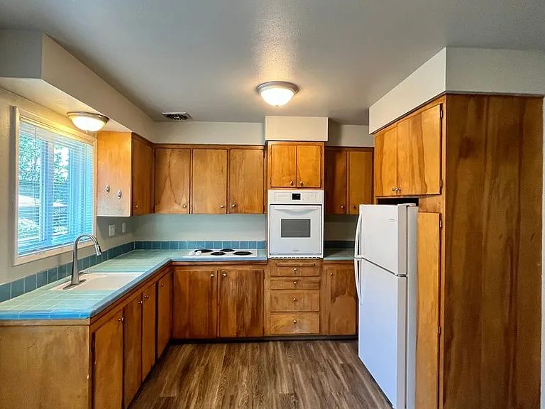 The Rivercrest Apartments by Star Metro — Photo 7
