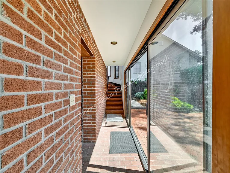 81 Elm Ave — Photo 36