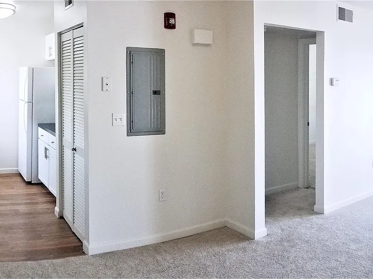 27 Fox Hill Ln — Photo 1
