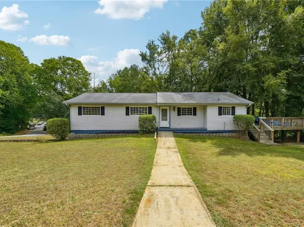 2415 Wales Dr, Marietta, GA 30106