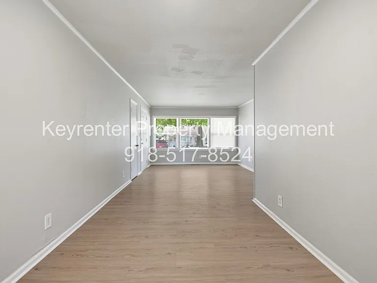 1514 E 49th St — Photo 5