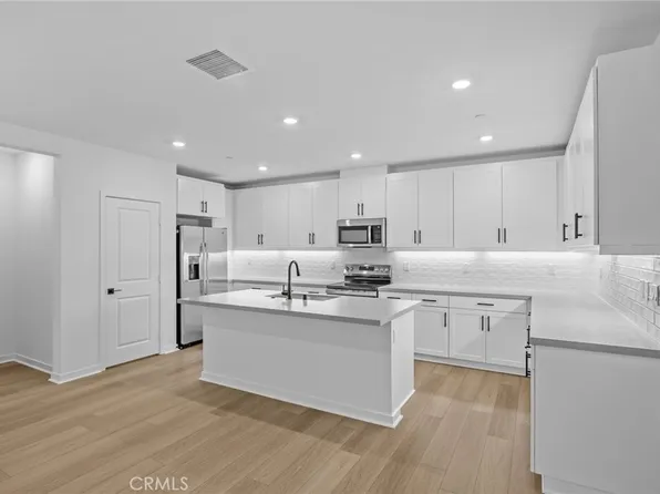 6137 Valentina Way #201, Eastvale, CA 92880