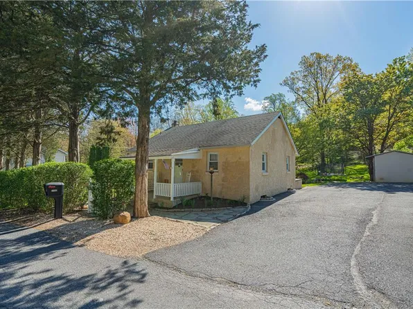 1102 S 10th St, Emmaus, PA 18049