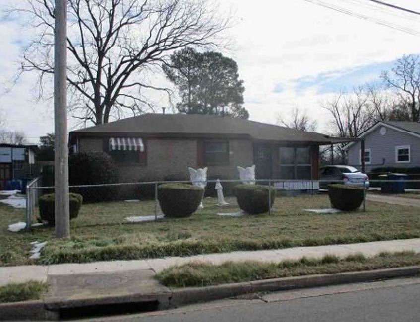 1st image of 2104 Edmonds St