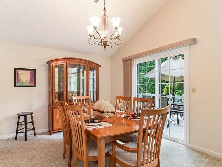 dinning with walking out deck