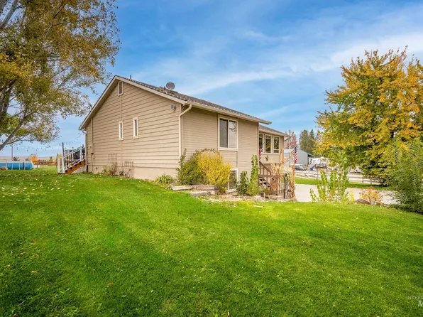 9696 Gloria Rd, Middleton, ID 83644