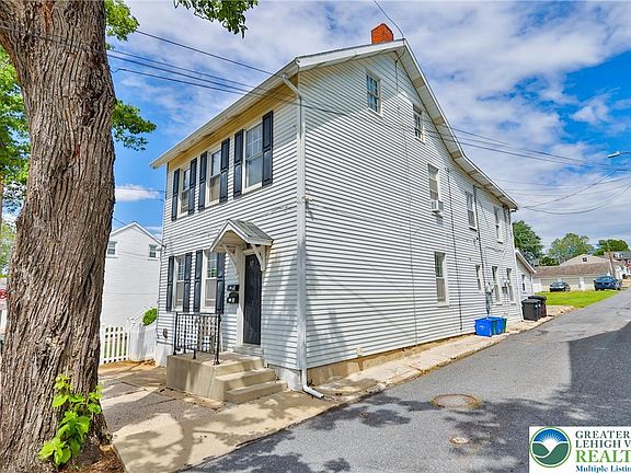 2nd image of 820 N New St