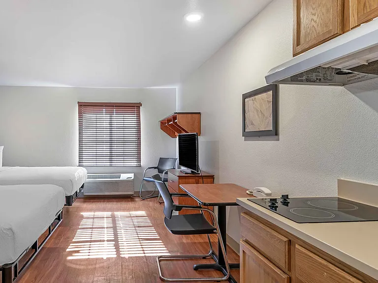 Studio Suite - 2 Queen Beds