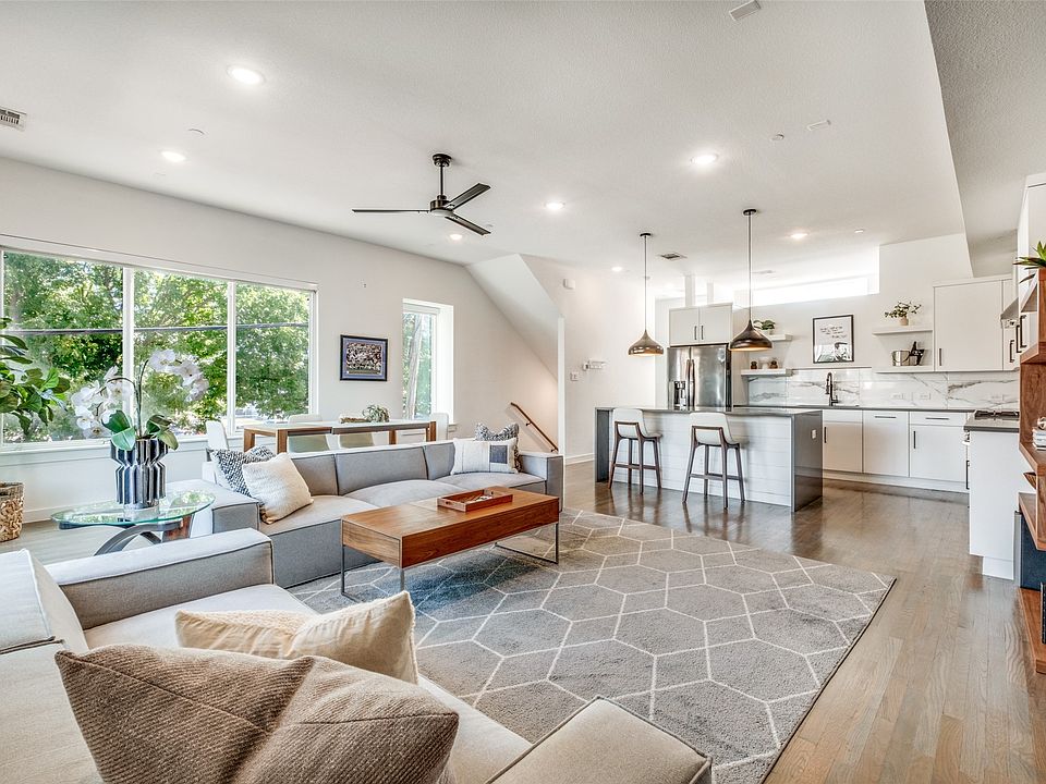 1st image of 1901 N Carroll Ave #105