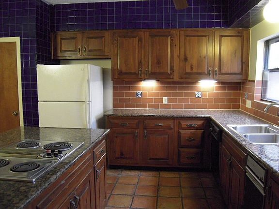 4th image of 402 Tuam St Unit 4A