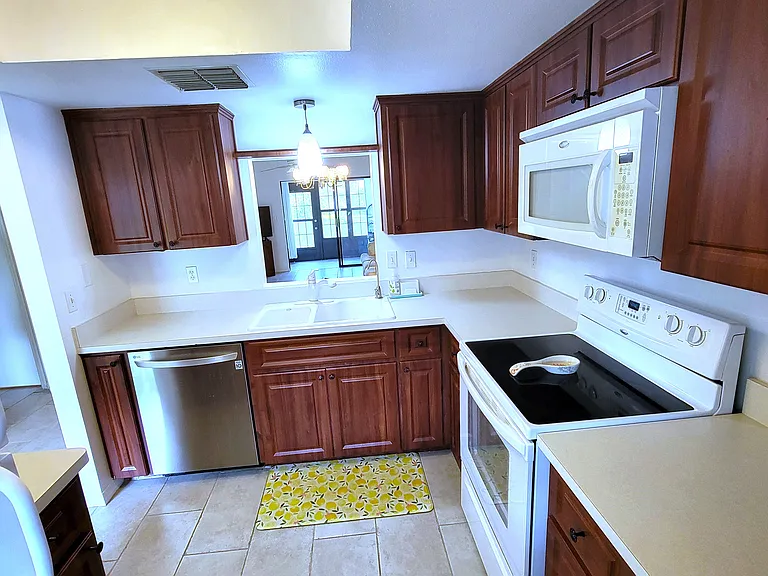 10819 Chenequa Ct — Photo 6