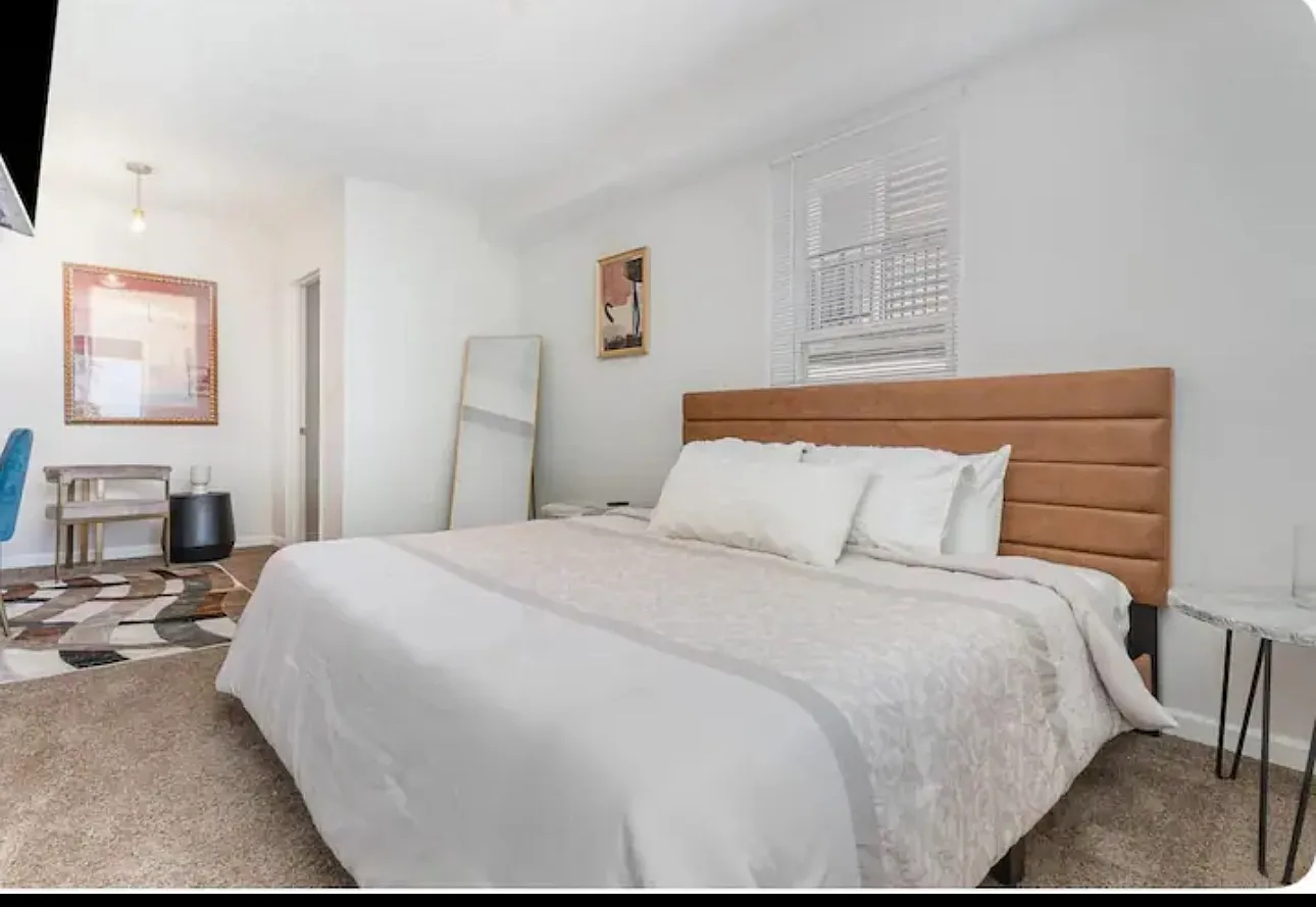 916 Mount Hope Ave — Photo 3