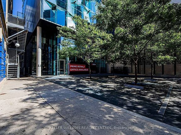 4th image of 224 King St W #W-501