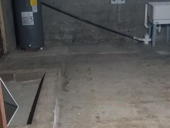 4th image of 104 Ann Arbor Ln