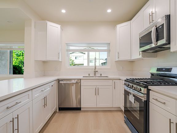 3rd image of 310 E Providencia Ave APT 108