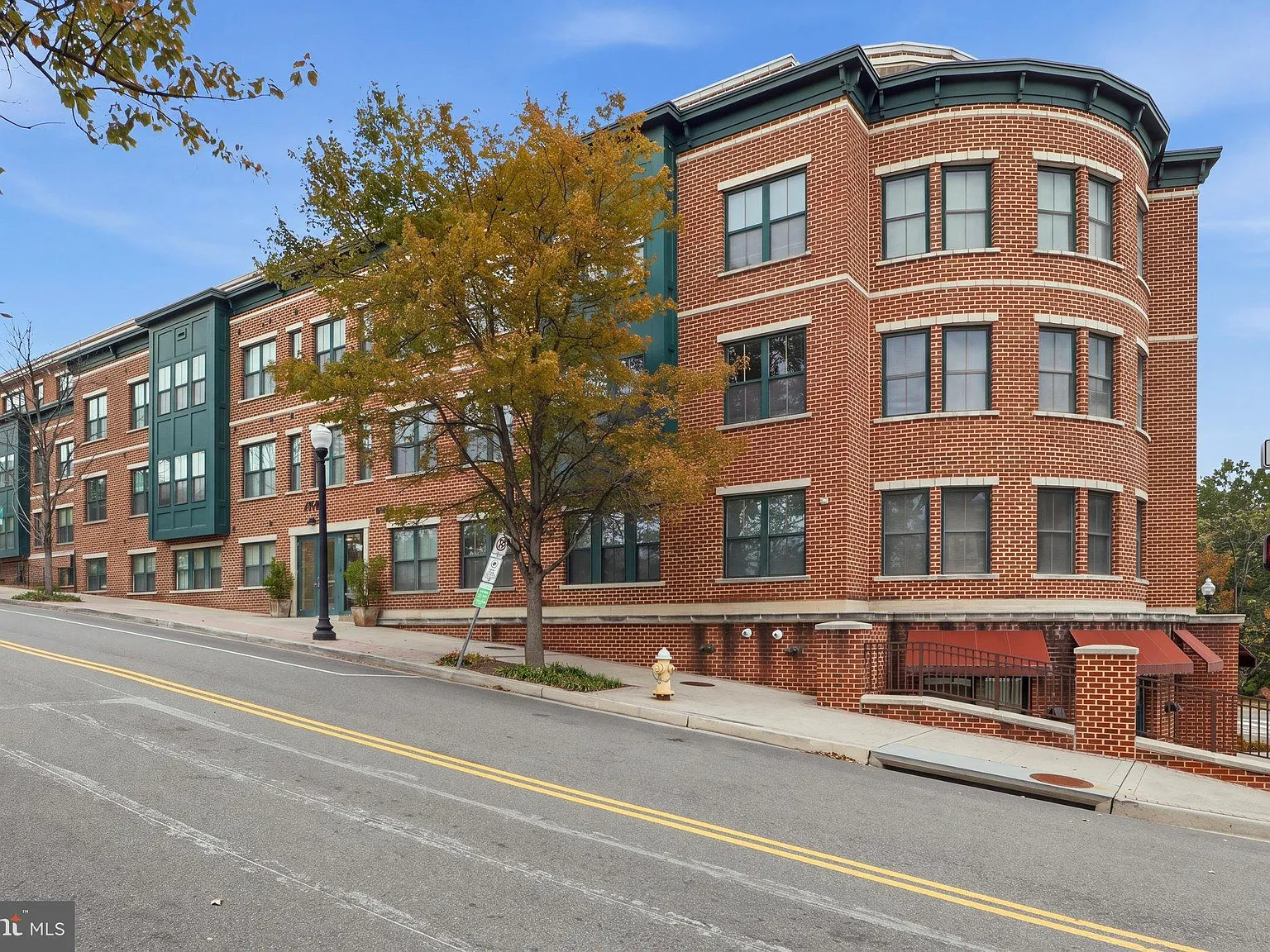 N Monroe St — Photo 2