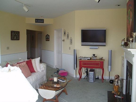 5th image of 422 Oyster Cove Dr
