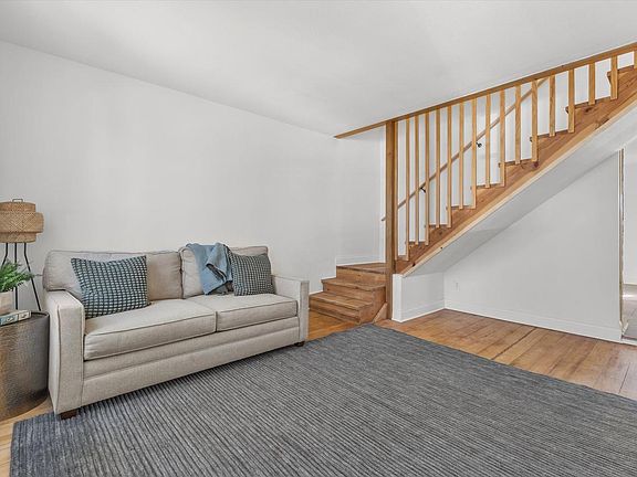 3rd image of 2742 S Greeley STREET