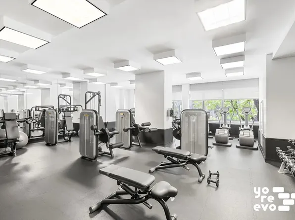 333 East 91st Street image 13 of 19