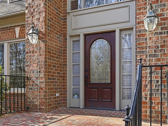 5th image of 513 Hardscrabble Dr