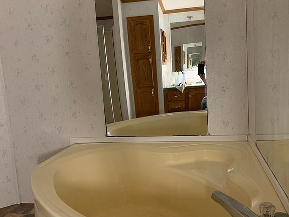 Master Bathroom Garden Tub