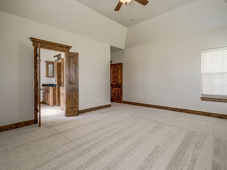 22525 Lindy Ter — Photo 65