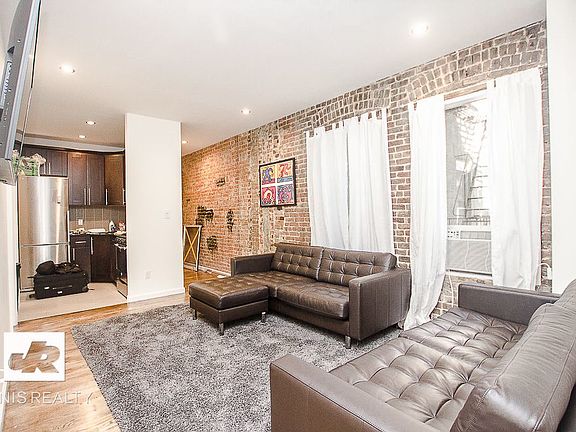 2nd image of 181 Waverly Pl APT 3E