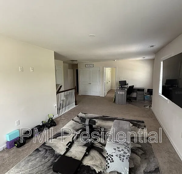 7044 Hepworth Dr — Photo 12