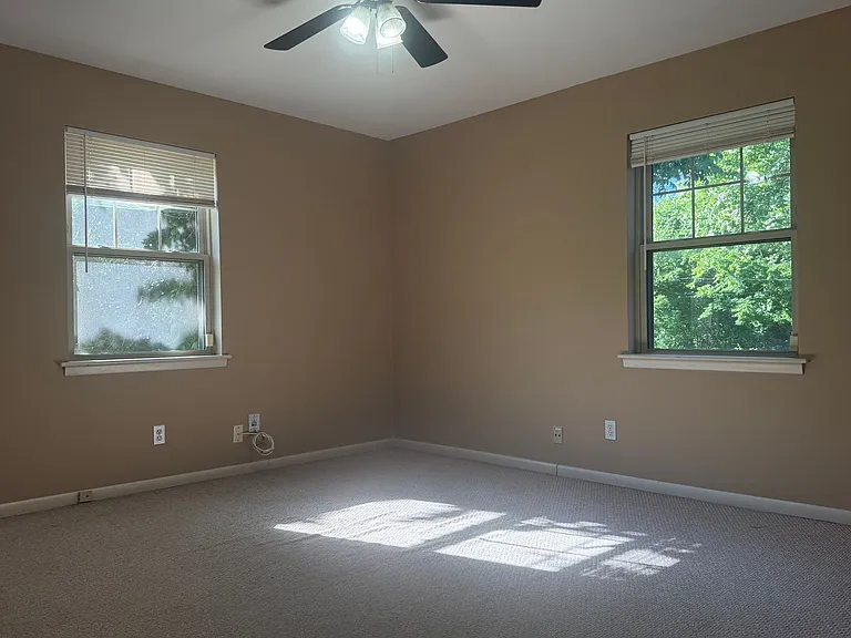 323 Auburn Dr — Photo 17