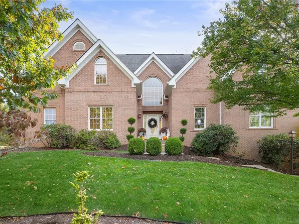 727 Augusta Dr, Bridgeville, PA 15017