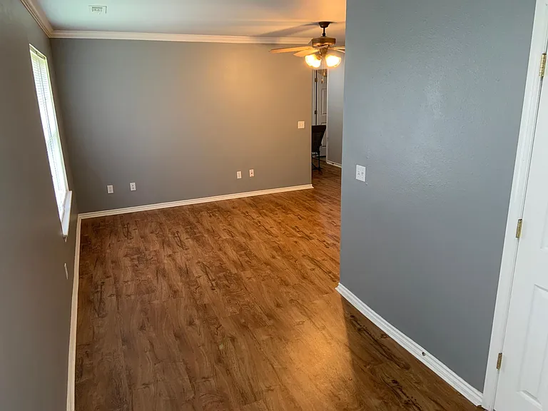 1660 N Willowbrook Dr — Photo 2