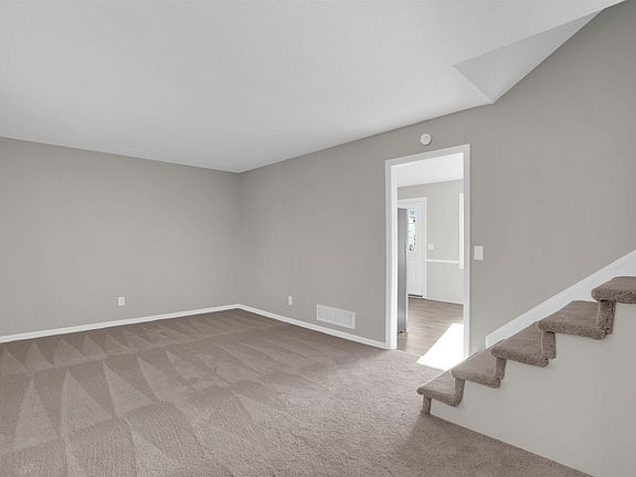 4th image of 2620 Pleasant Ridge Dr