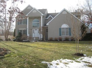 2304 Hunters Ct, Toms River, NJ 08755