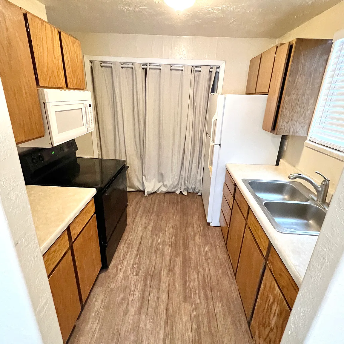 2 bed, 850 sqft, $1,250 — Photo 2