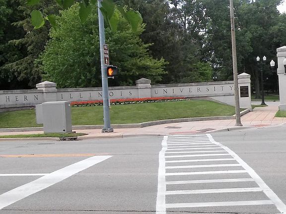 2nd image of 502 W Lincoln Hwy
