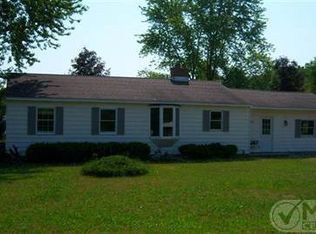9808 Clearwater Dr, Grant, MI 49327