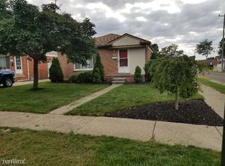271 Cardwell St, Garden City, MI 48135